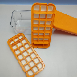 Набор для приготовления и хранения льда / Контейнер для льда с крышкой и с двумя формами для 42 кубиков льда, Оранжевый цвет